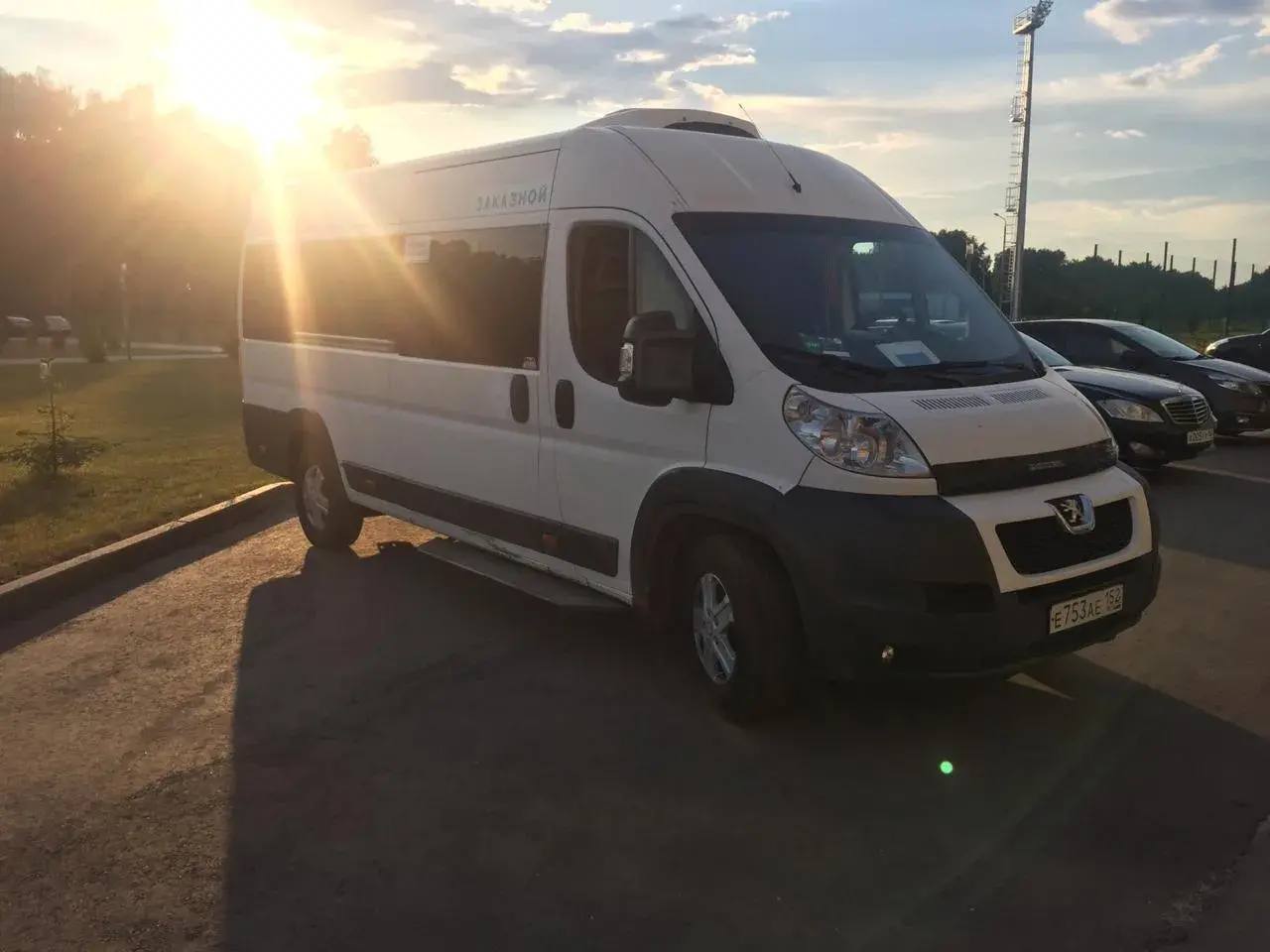 Аренда микроавтобуса Peugeot Boxer на 16 мест в Нижнем Новгороде